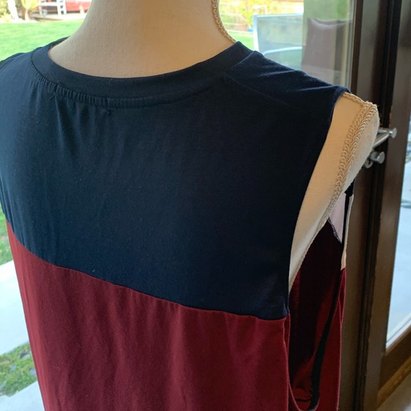 This is a loose tank top from SHEIN - Picture 3 of 3